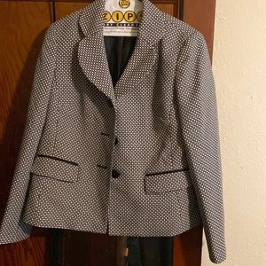 Le suit size 10 blk/wht jacket with pockets